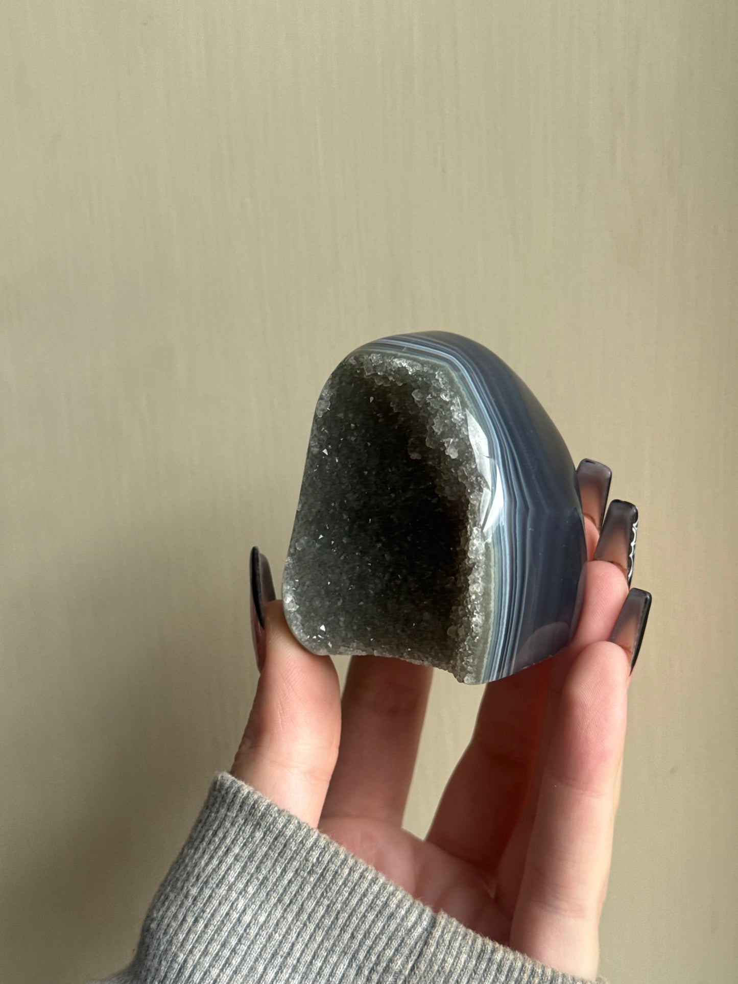 Amethyst agate cut base (a)