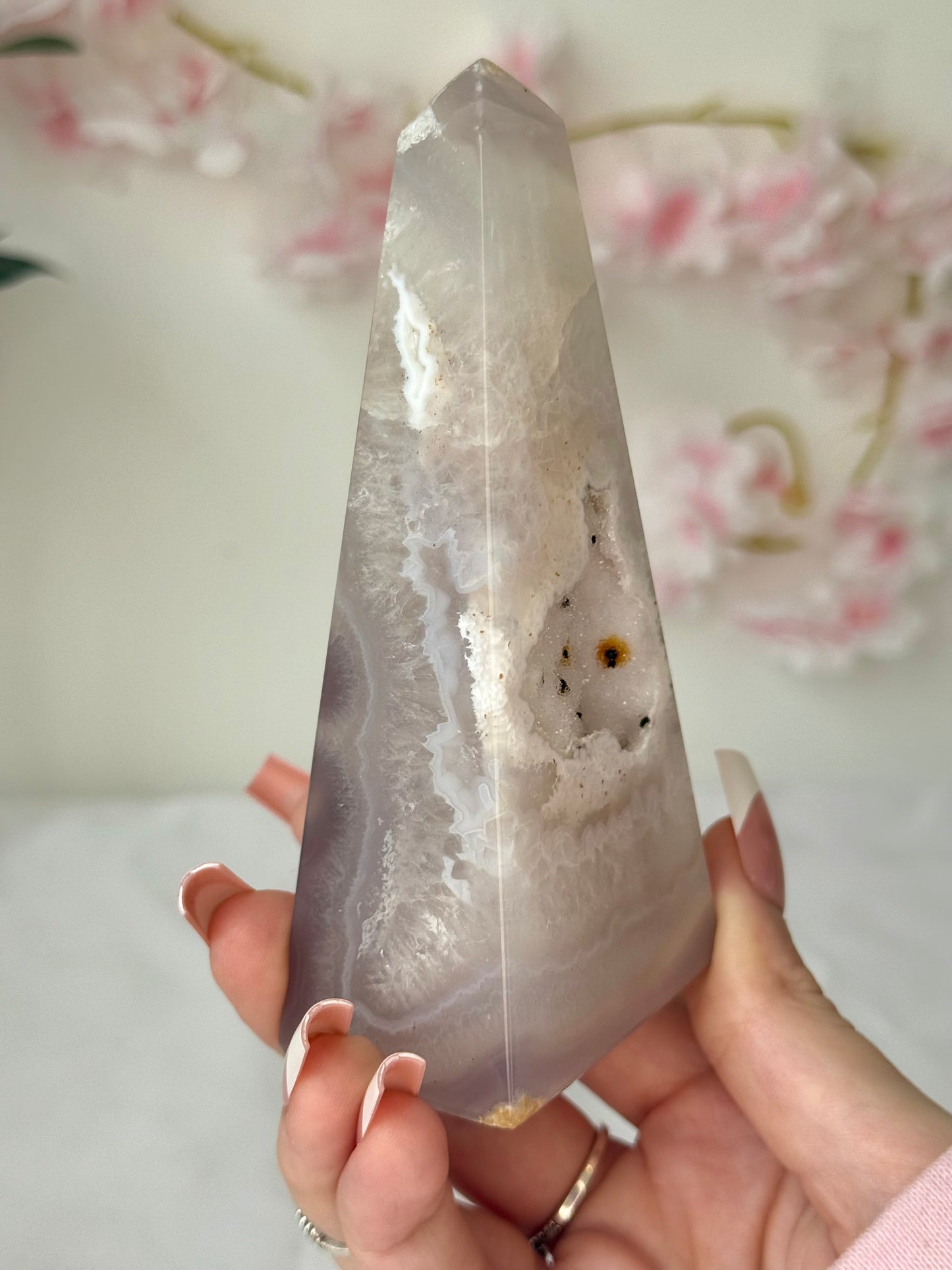 Druzy agate obelisk (a)