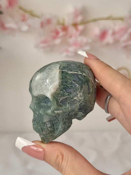 Moss agate skull